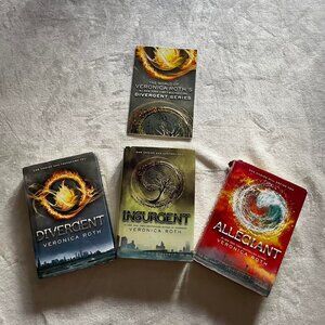 Divergent Series Hardback 3 Book Box Set Divergent Insurgent Allegiant